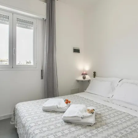 Awesome Home In Santa Maria Del Focall Santa Maria Del Focallo Room photo